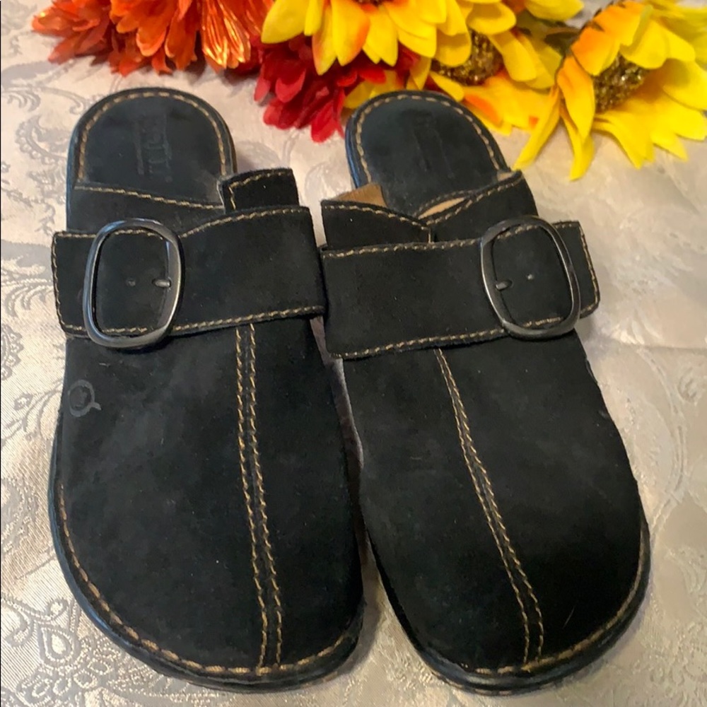 Born clog style